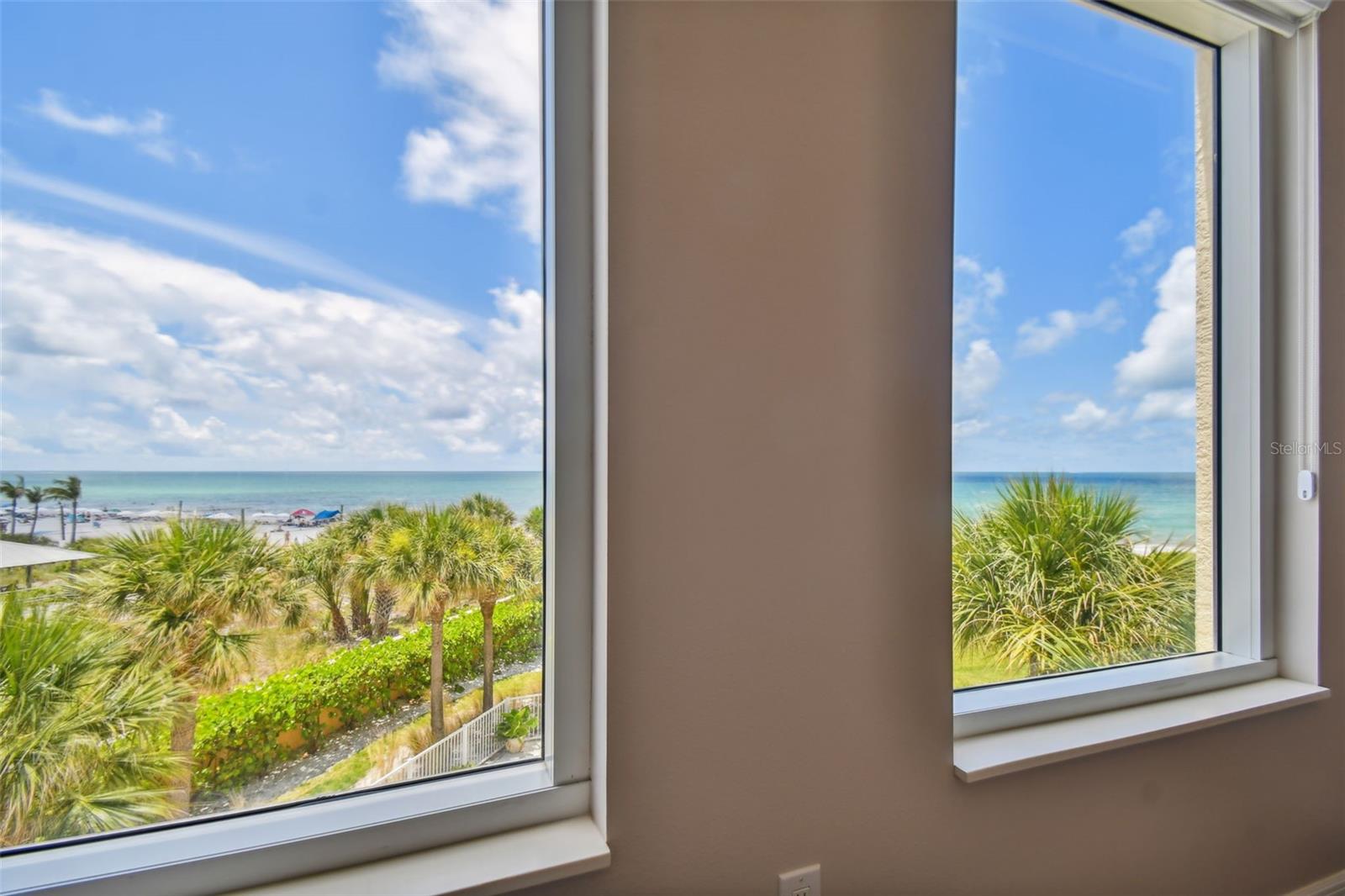 SERENO CONDO - Residential