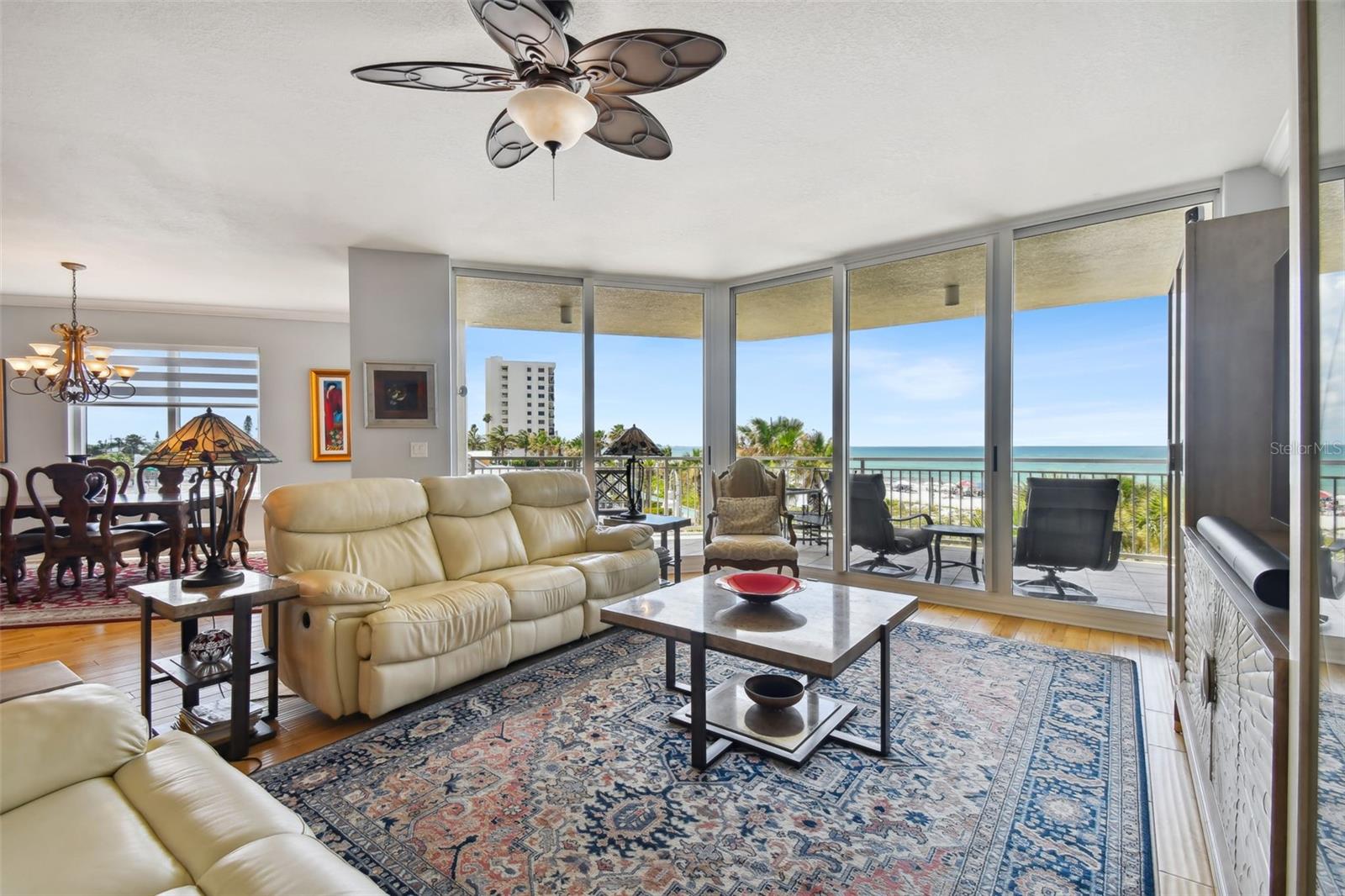 SERENO CONDO - Residential