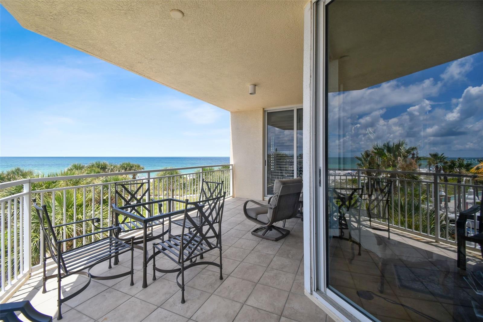 SERENO CONDO - Residential