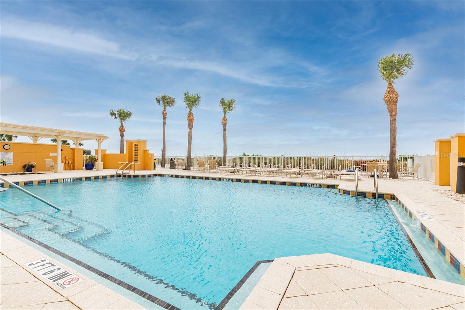 SERENO CONDO - Residential