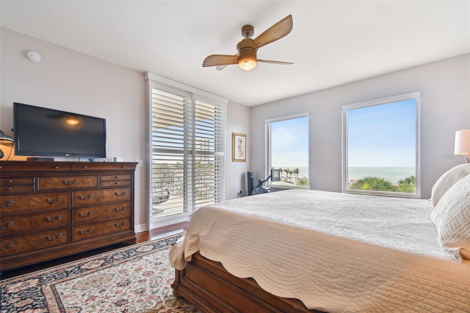 SERENO CONDO - Residential