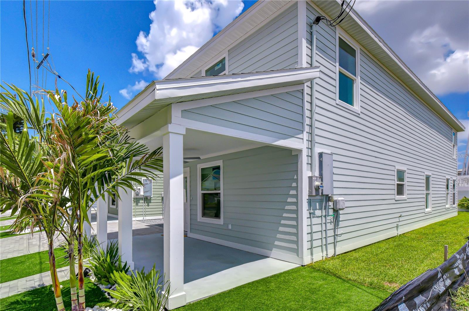 214 8TH AVENUE DRIVE W