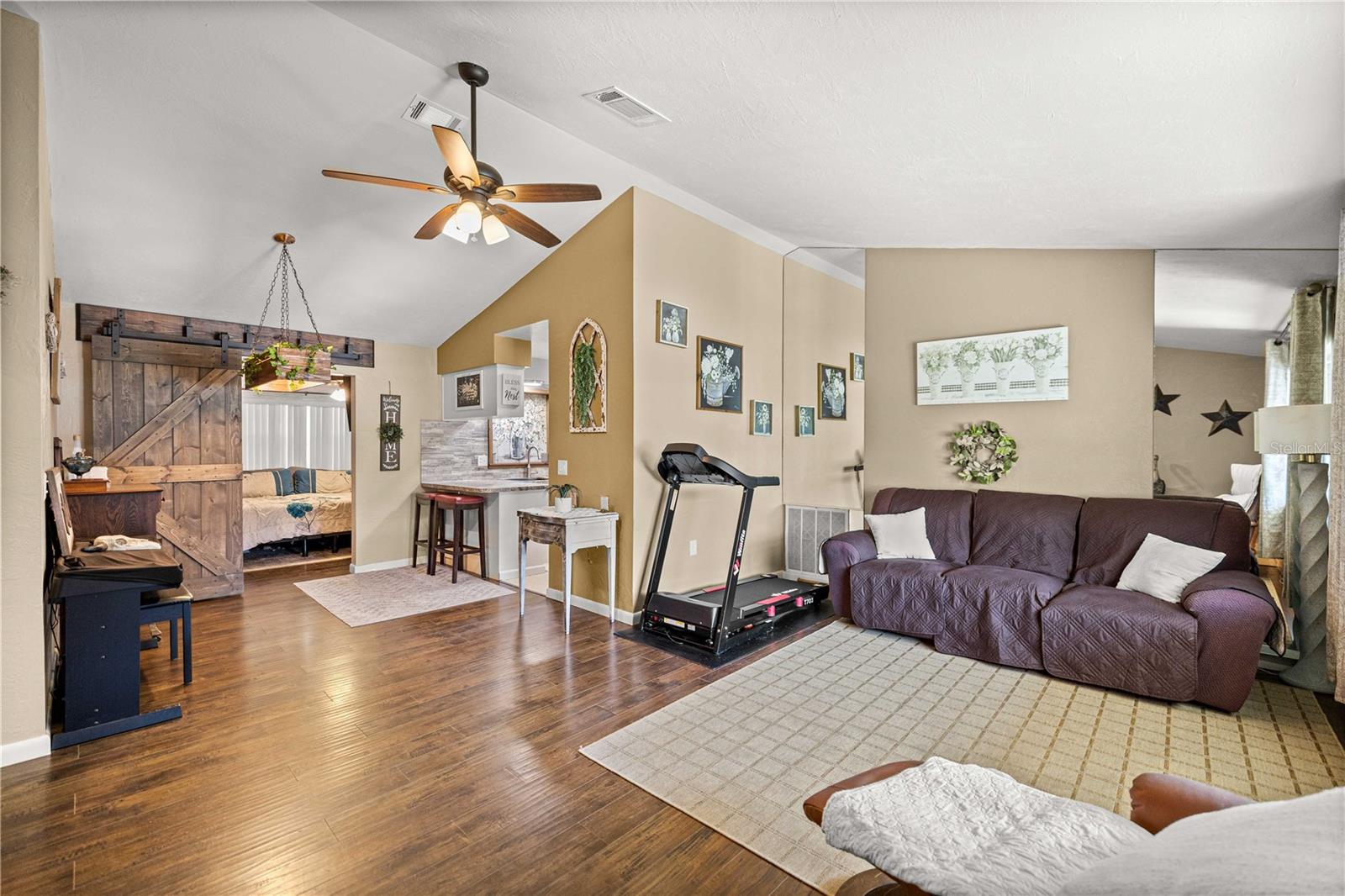 3171 N BRACKENFERN POINT