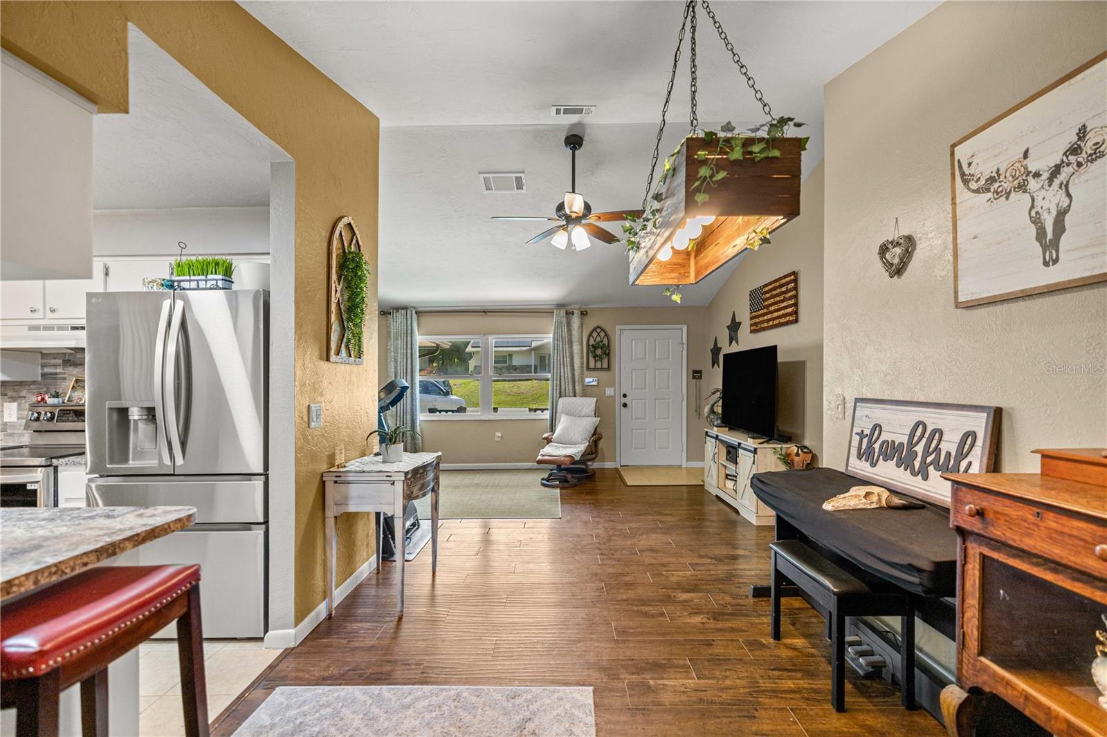 BEVERLY HILLS UNIT 07 - Residential