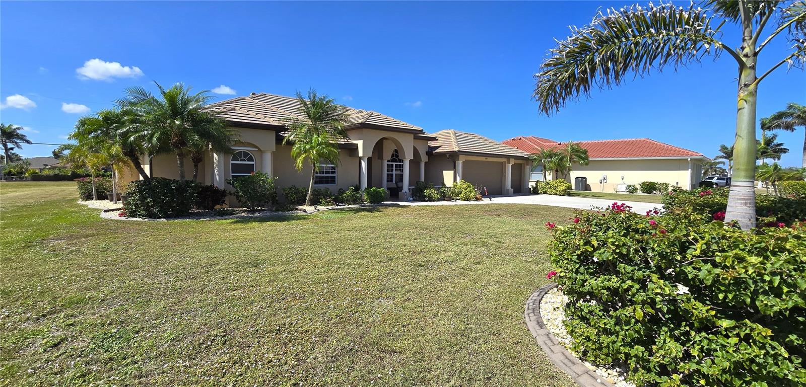 569 ROYAL POINCIANA