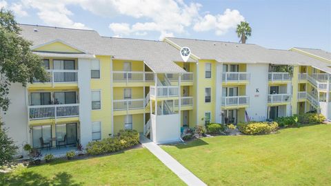 A home in PALM HARBOR