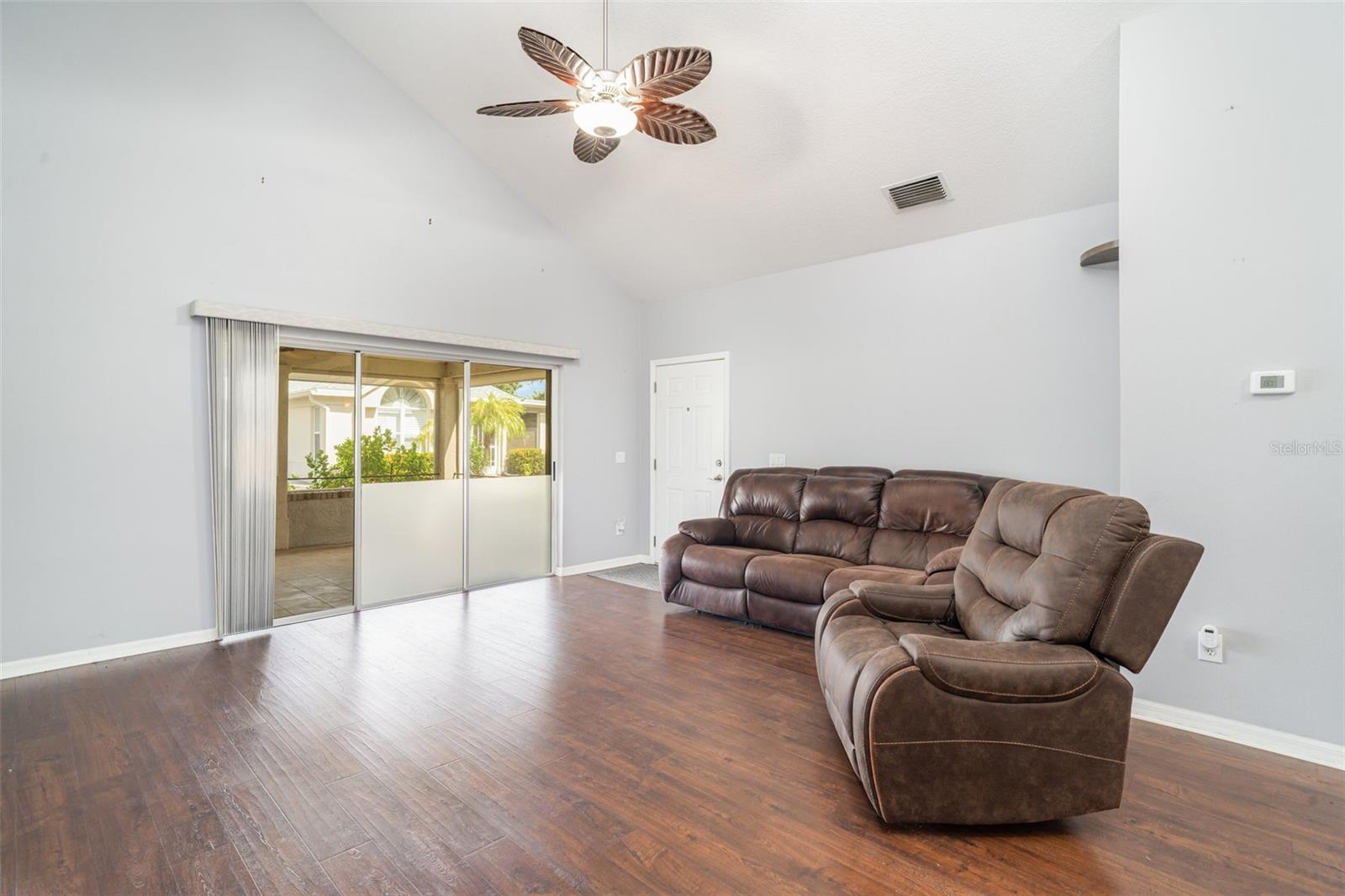 814 SILVERTHORN LANE