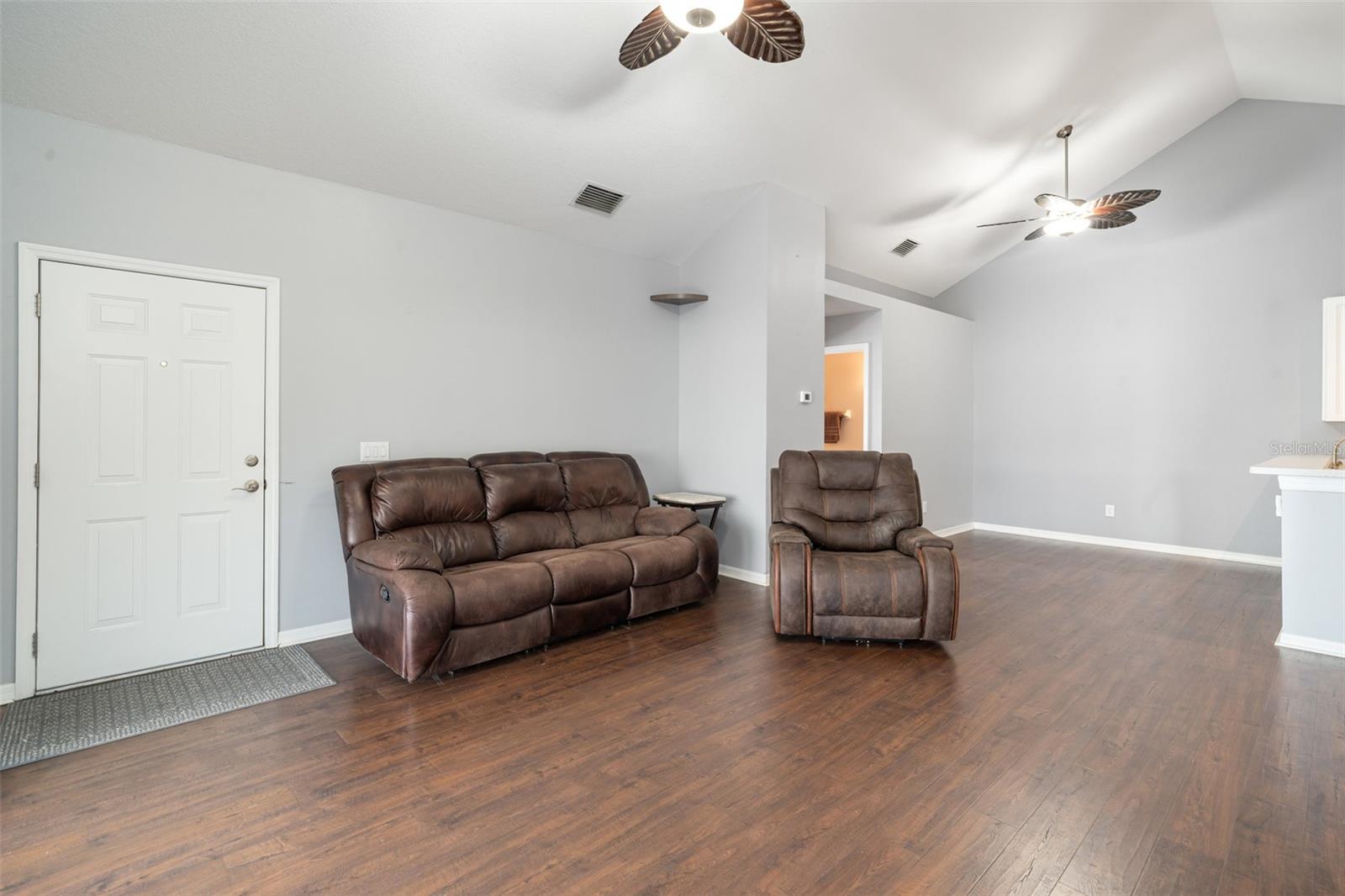 814 SILVERTHORN LANE