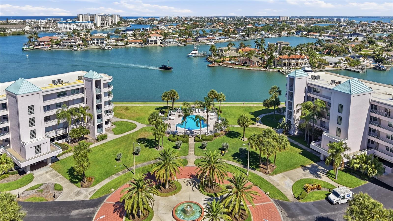 CORAL POINTE - Residential