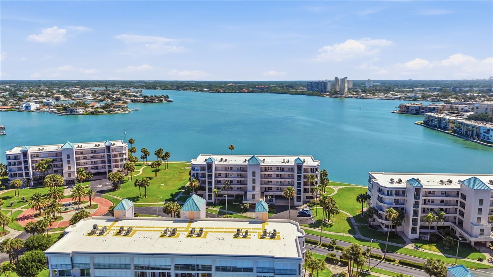 CORAL POINTE - Residential