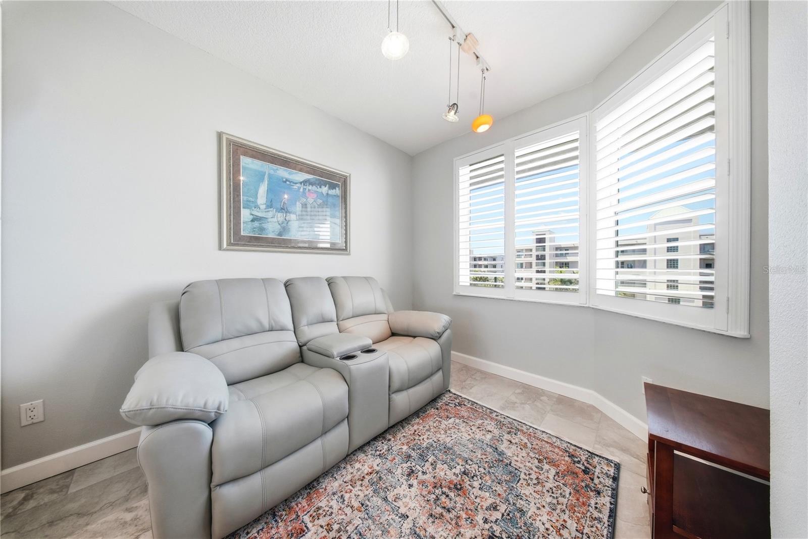 CORAL POINTE - Residential