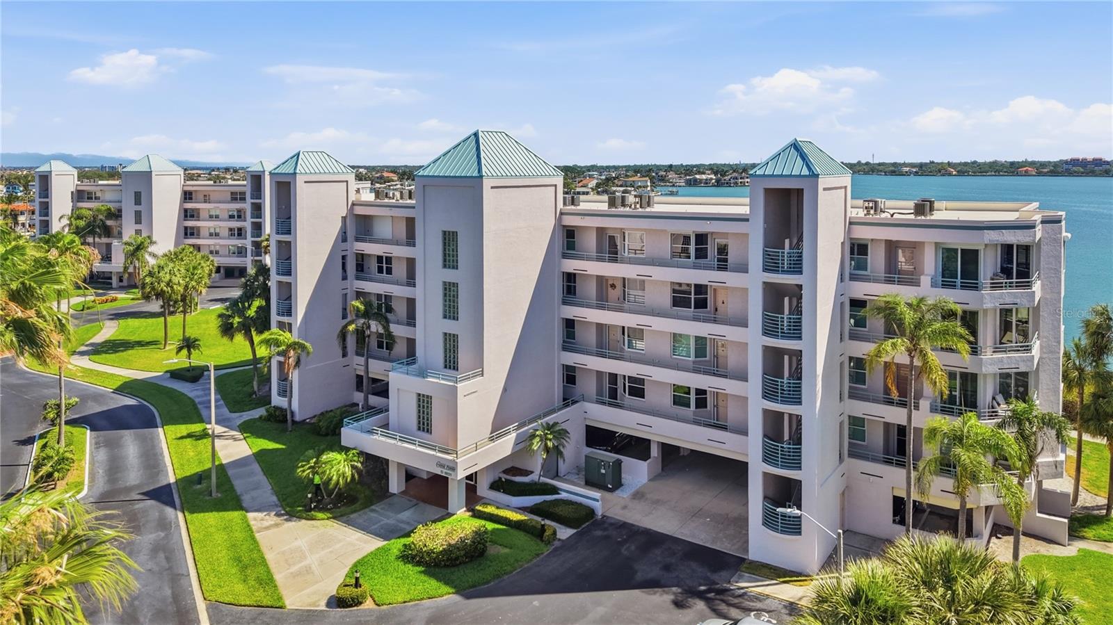 CORAL POINTE - Residential