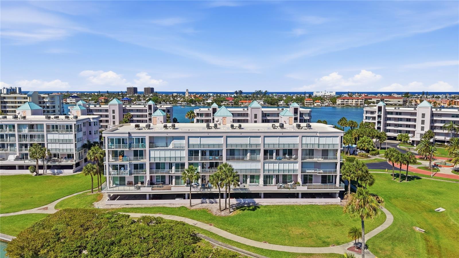 CORAL POINTE - Residential