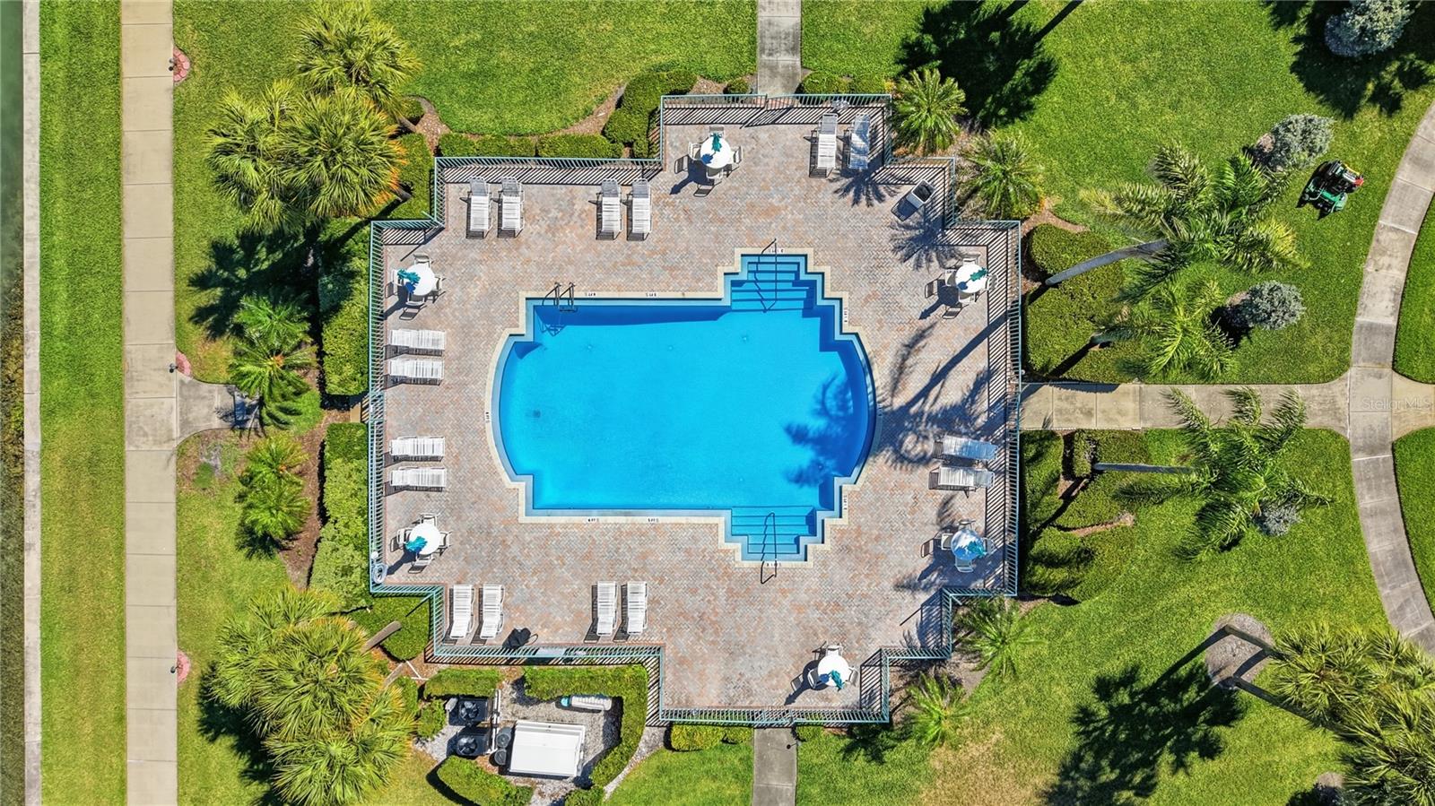 CORAL POINTE - Residential