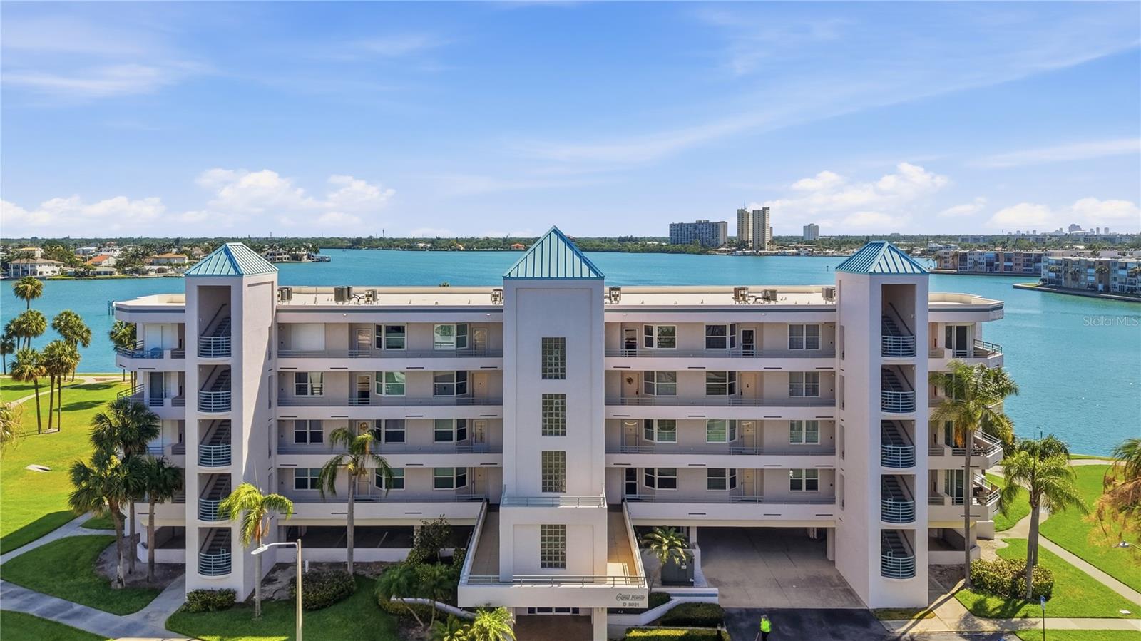 CORAL POINTE - Residential