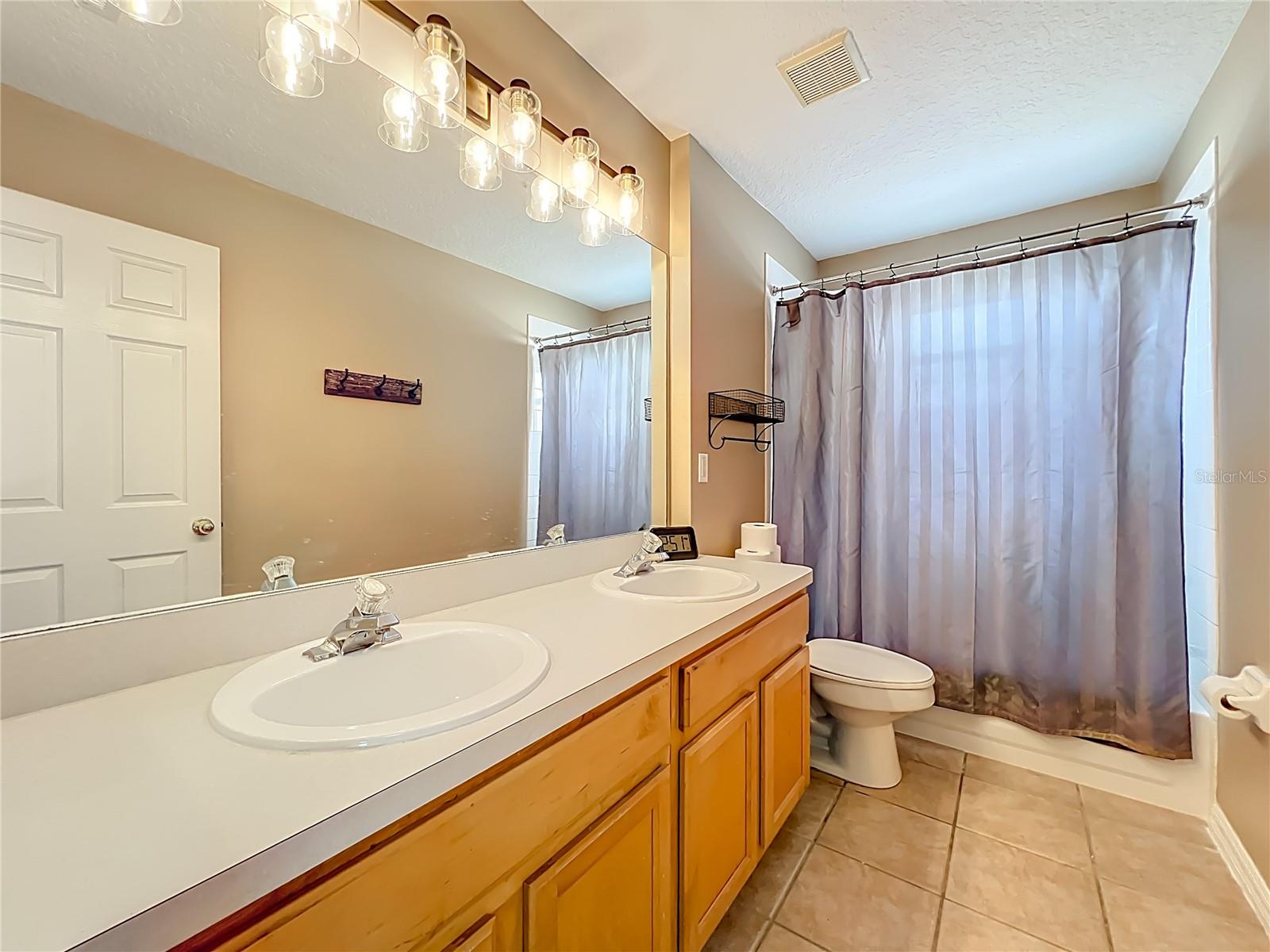 WOODBRIDGE LAKES UNIT 2B - Residential