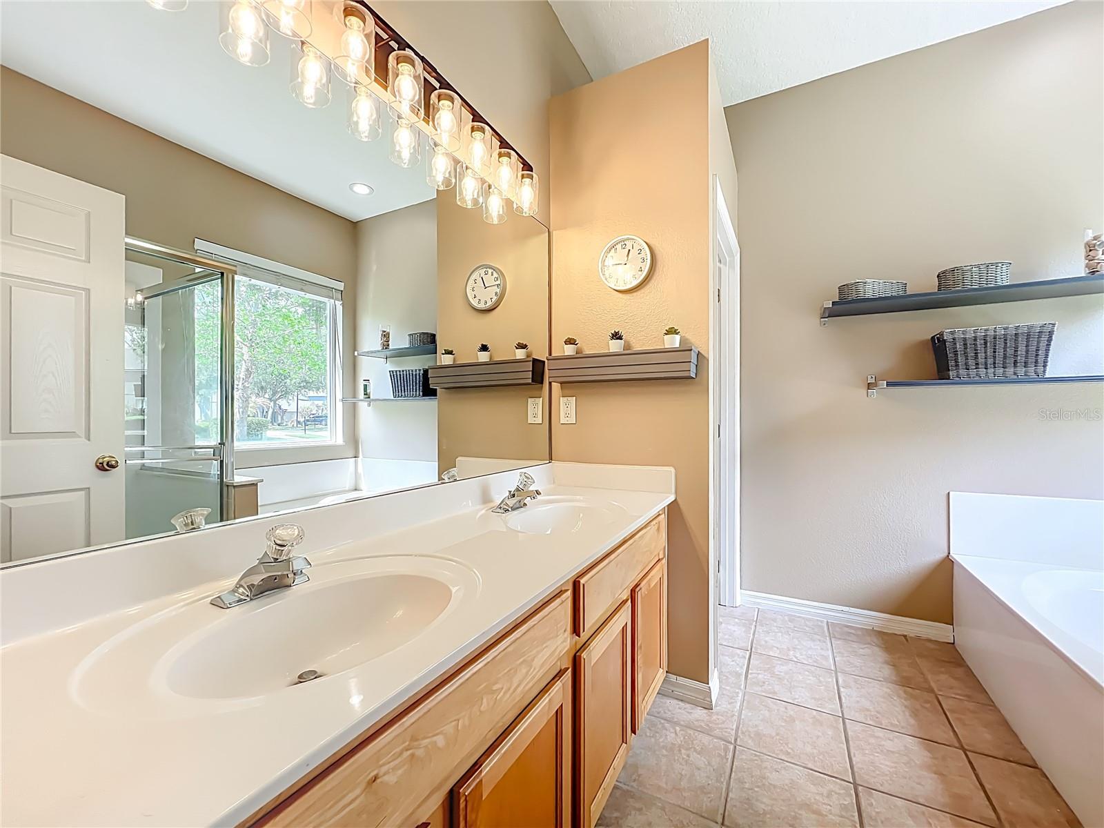 WOODBRIDGE LAKES UNIT 2B - Residential