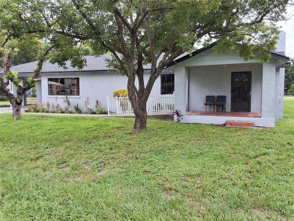 Photo of 2006 34th Street NW, Winter Haven, FL 33881 (MLS # TB8429269)