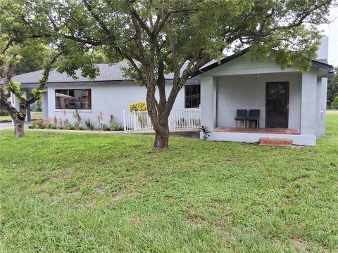 Photo of 2006 34th Street NW, Winter Haven, FL 33881 (MLS # TB8429269) Photo of 2006 34th Street NW, Winter Haven, FL 33881 (MLS # TB8429269)