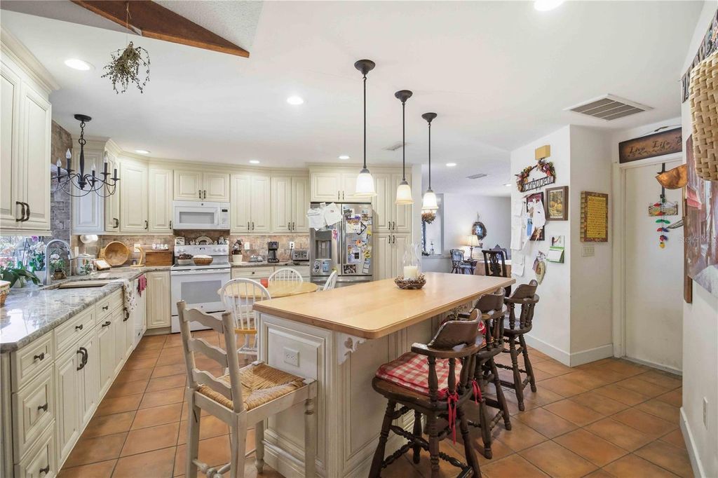 Photo of 3951 Country View Drive, Sarasota, FL 34233 (MLS # A4689321)