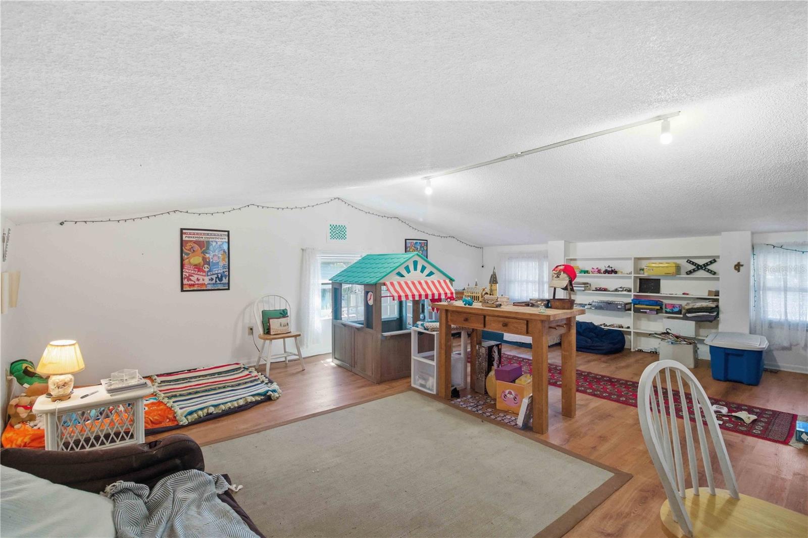 COUNTRY PLACE - Residential