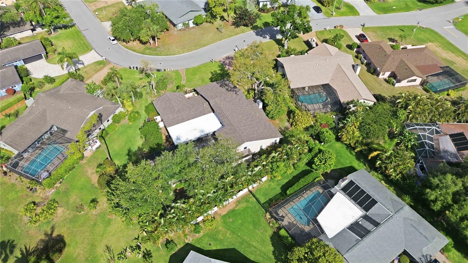 COUNTRY PLACE - Residential