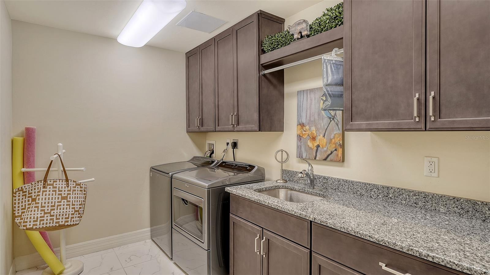 EDGEWATER/HIDDEN BAY PH 1 BLDG - Residential