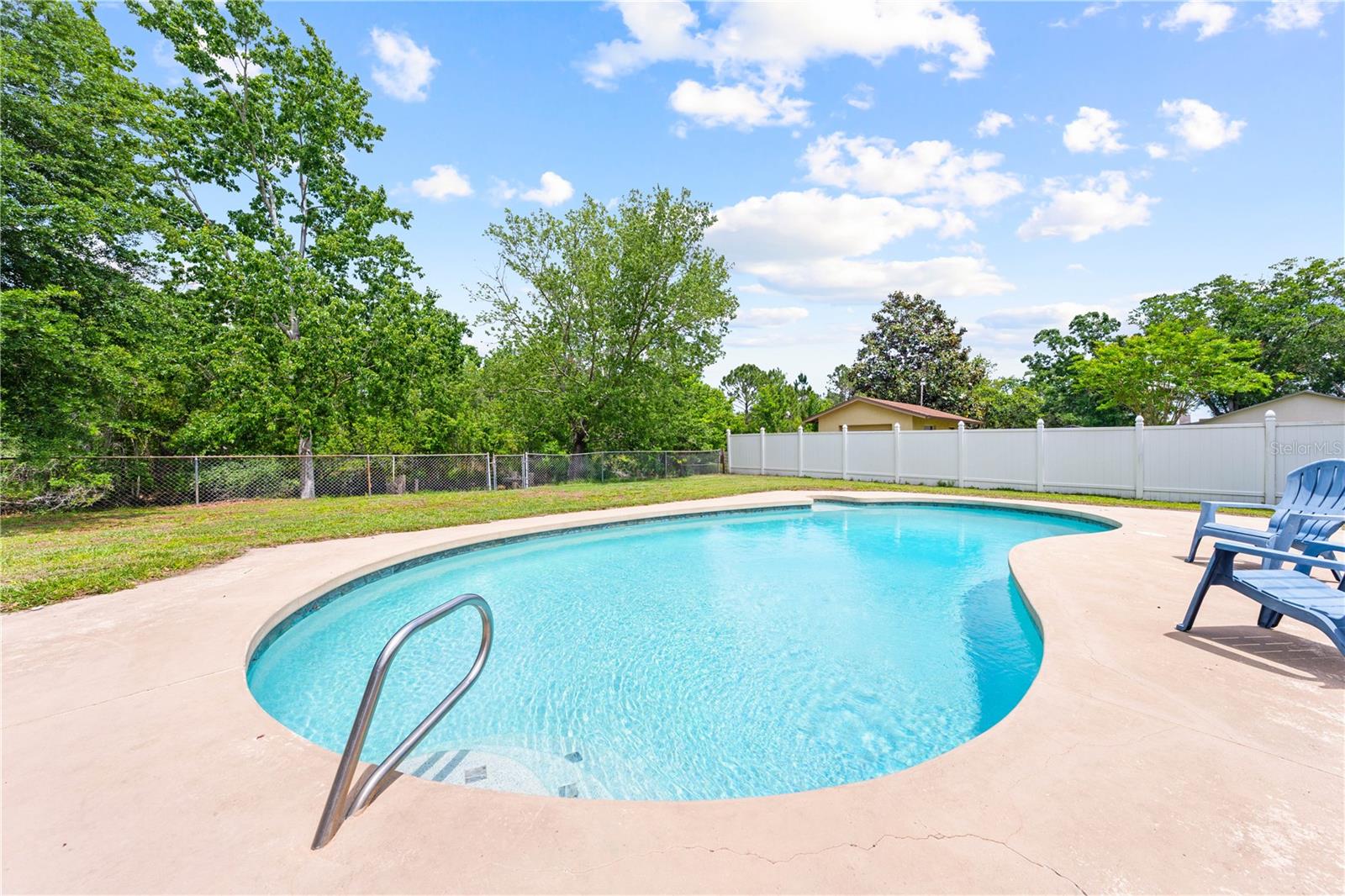 TWIN LAKES TERRACE - Residential