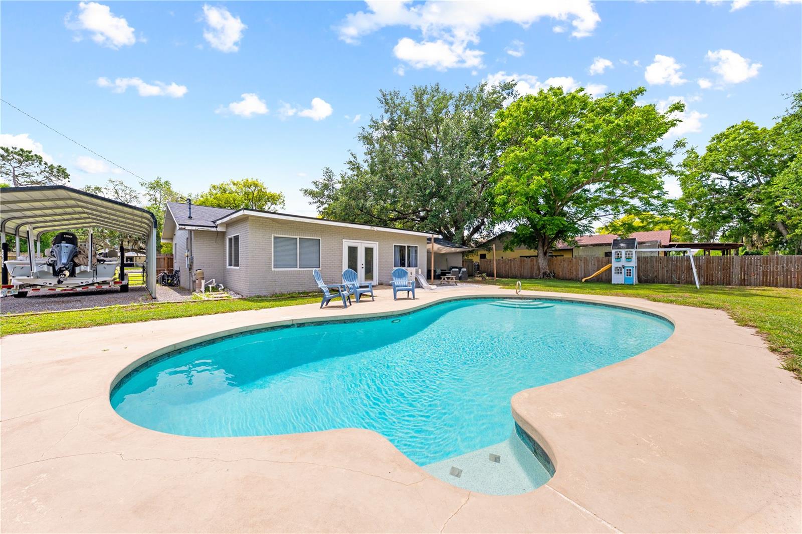 TWIN LAKES TERRACE - Residential