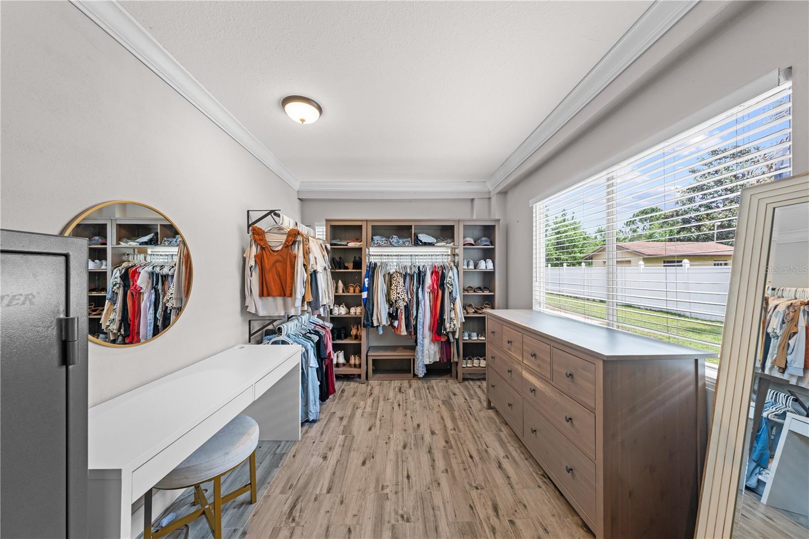 TWIN LAKES TERRACE - Residential