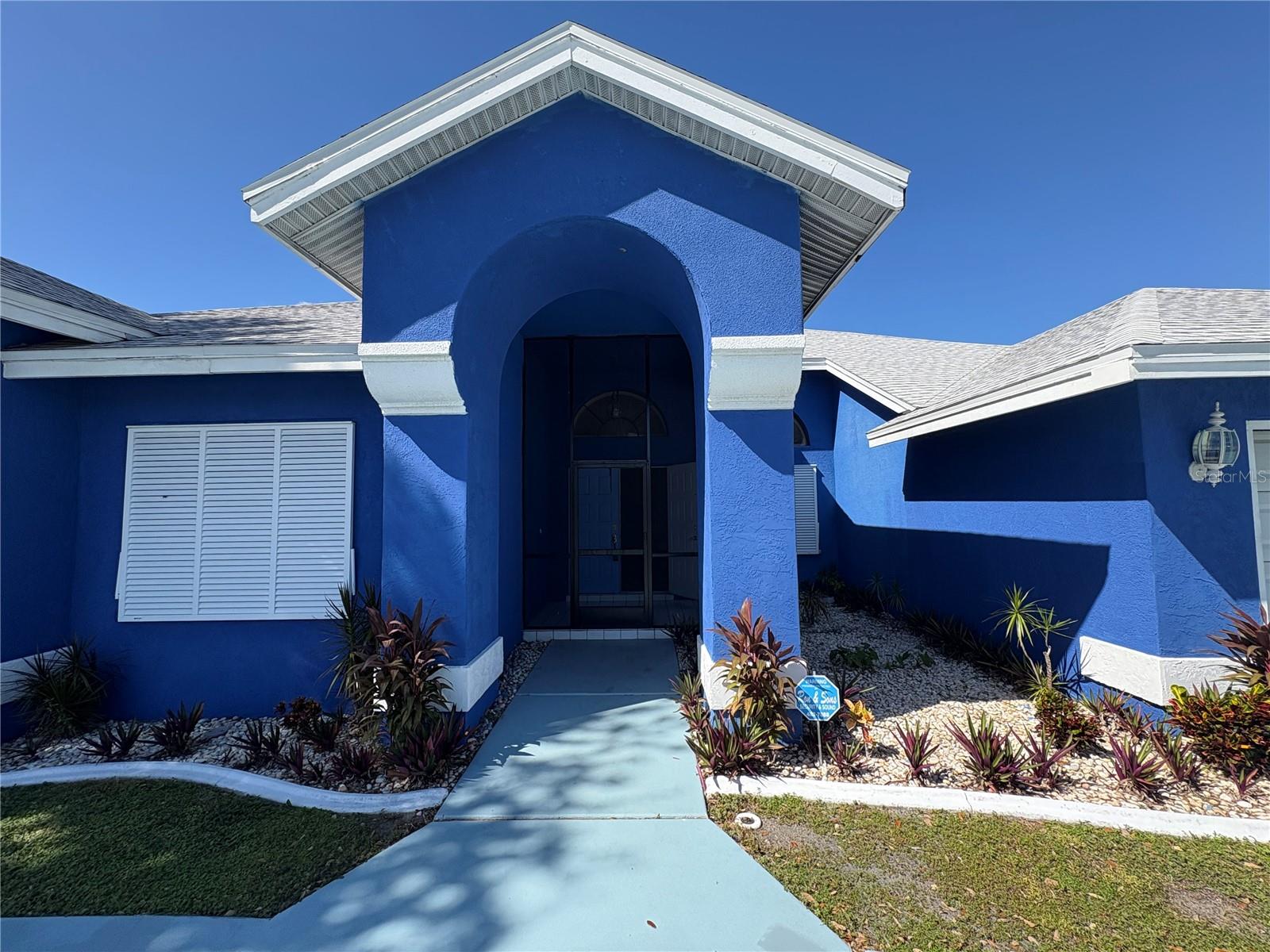 4328 COUNTRY CLUB BOULEVARD