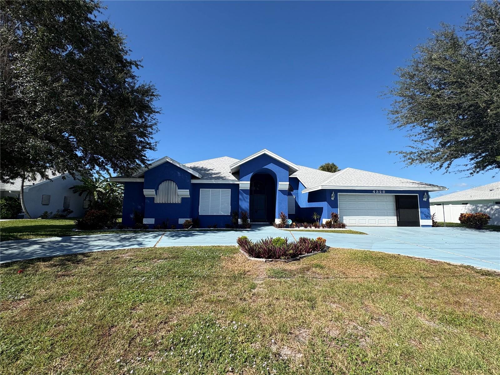 4328 COUNTRY CLUB BOULEVARD