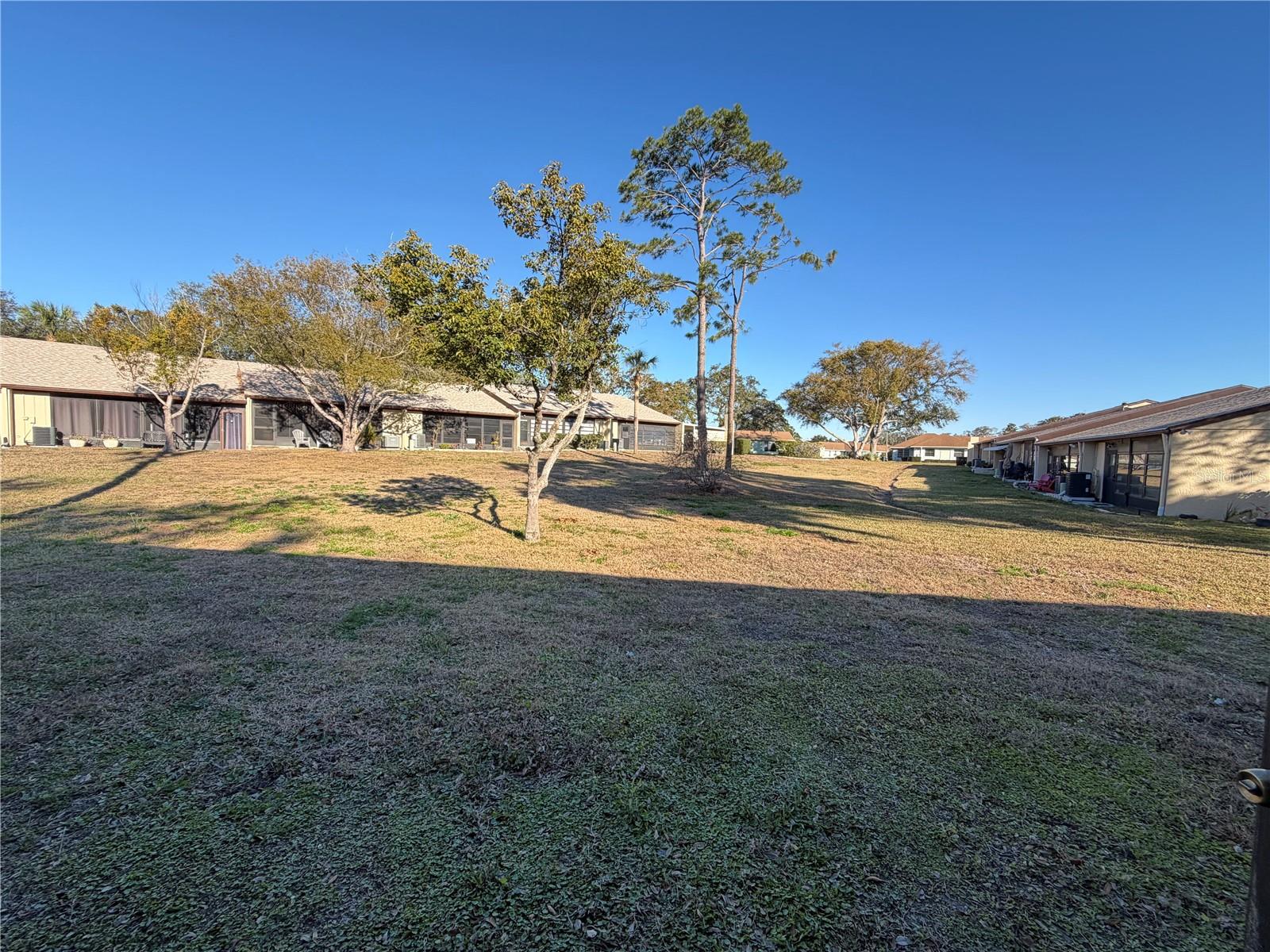 DOLLAR LAKE VILLAGE CONDO 01 - Residential