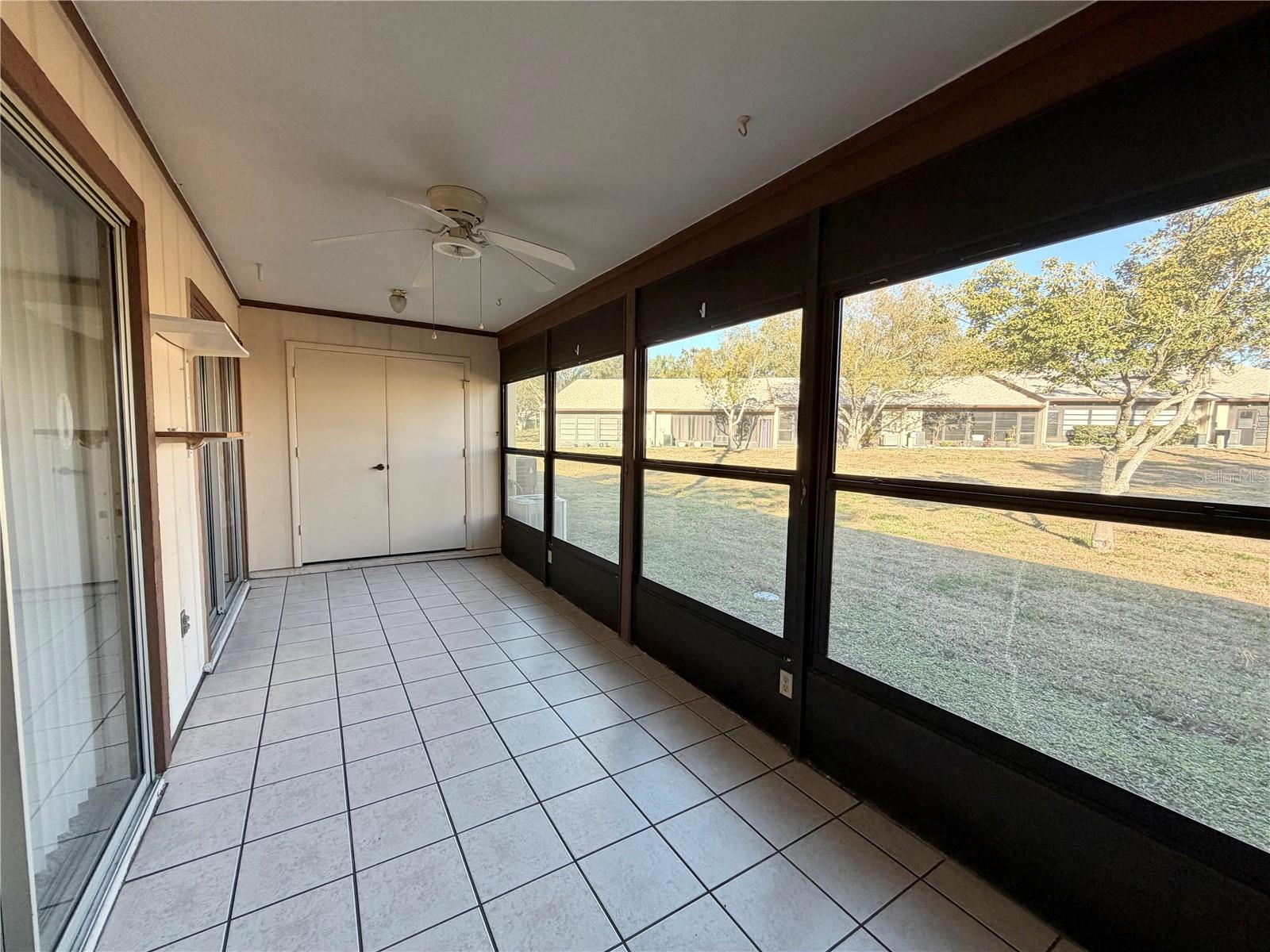 DOLLAR LAKE VILLAGE CONDO 01 - Residential