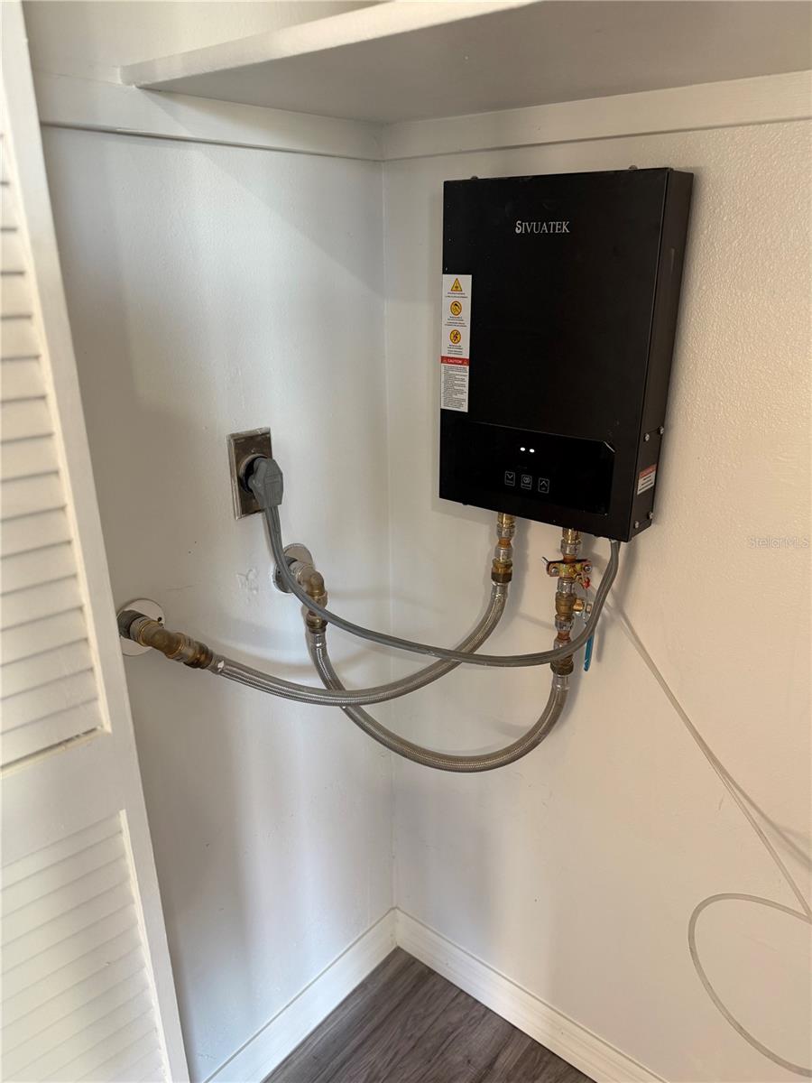 SUNSHINE VILLAS BLDG B - Residential