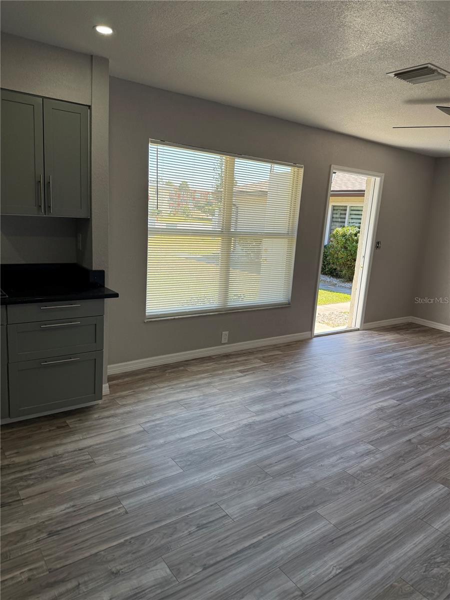 SUNSHINE VILLAS BLDG B - Residential