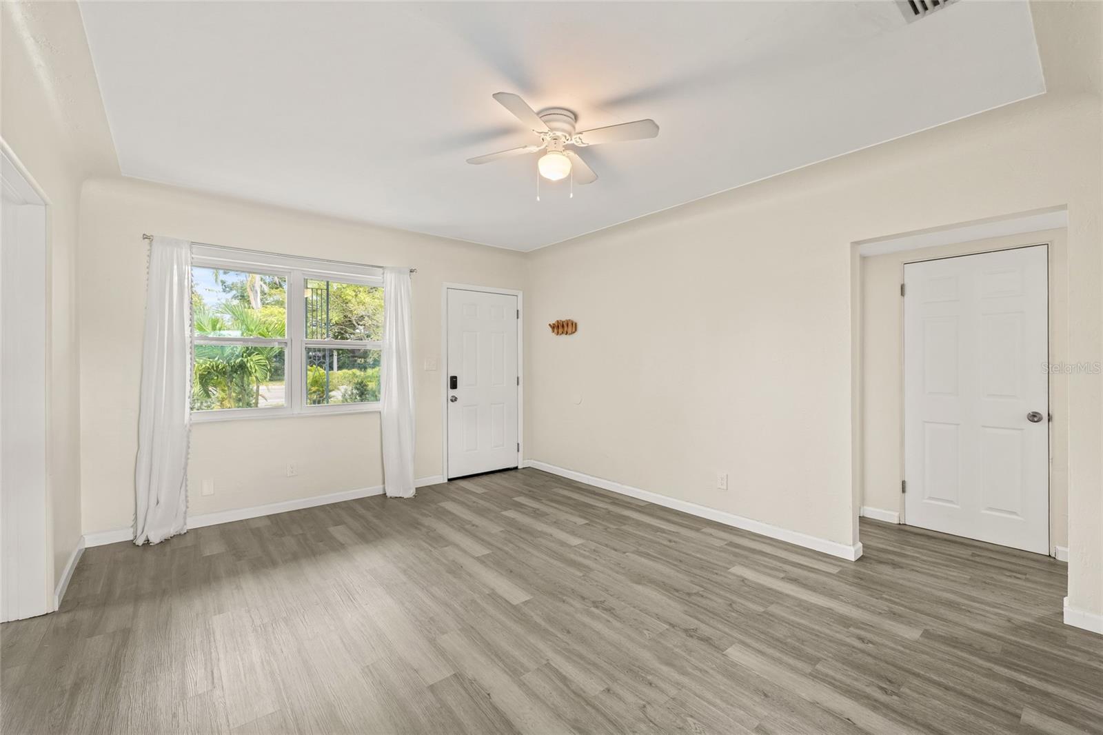 HALLS CENTRAL AVE 3 - Residential Lease