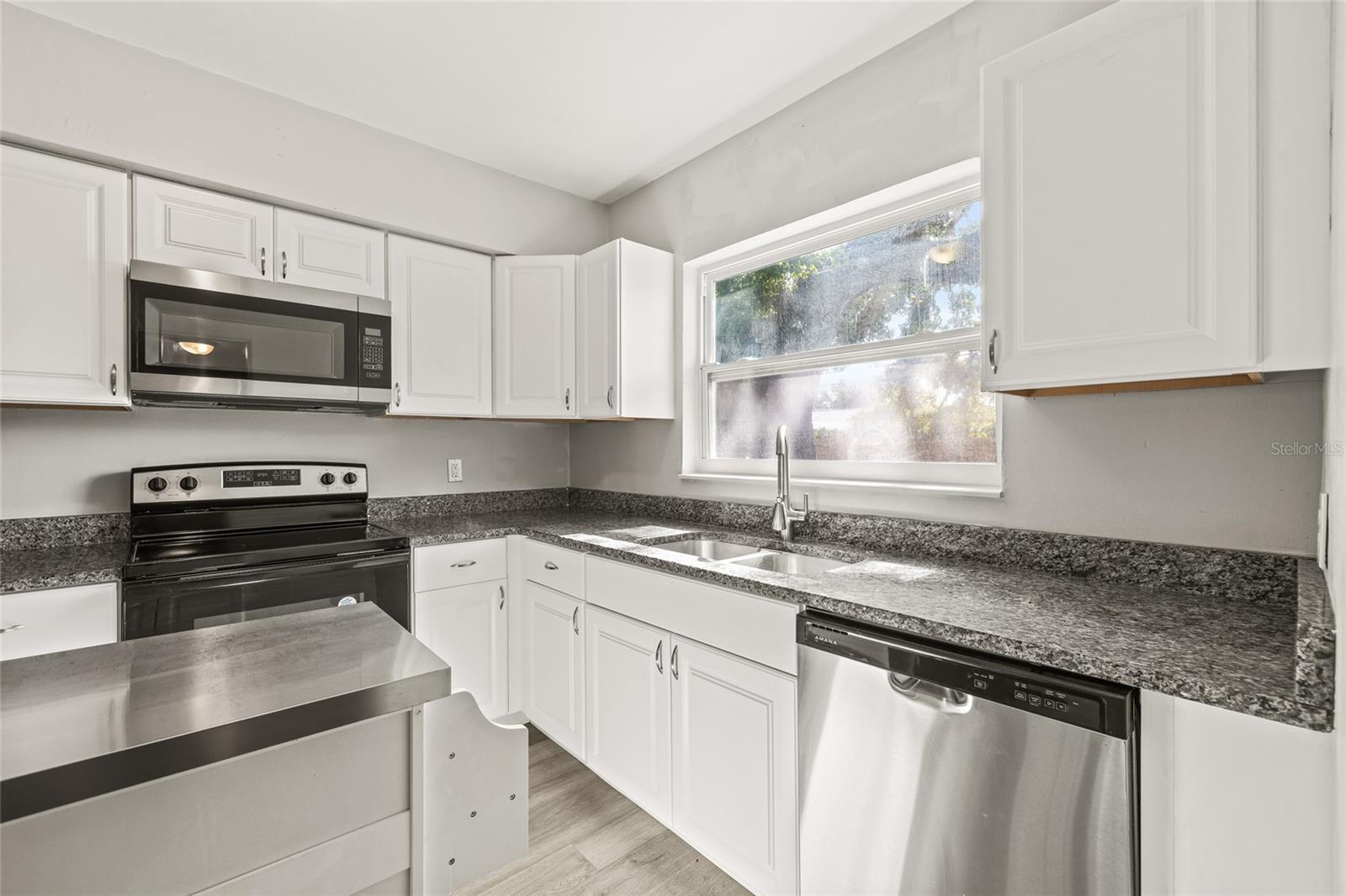 HALLS CENTRAL AVE 3 - Residential Lease