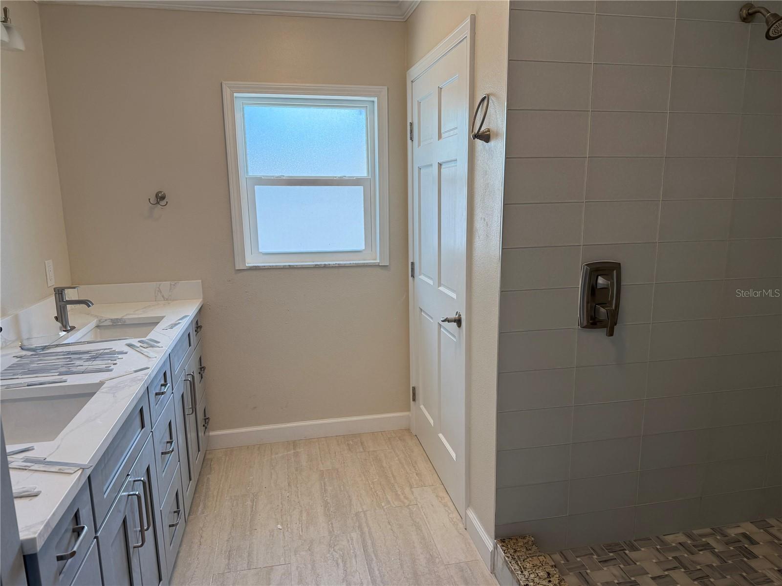 BELLE VISTA POINT 1ST ADD - Residential Lease