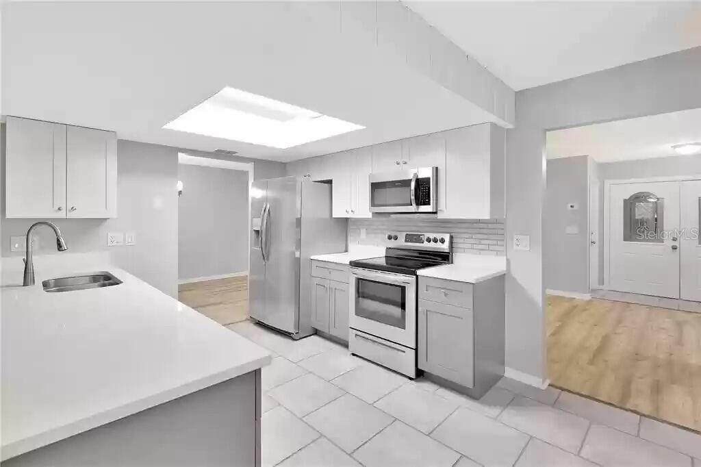 15609 TIMBERLINE DRIVE