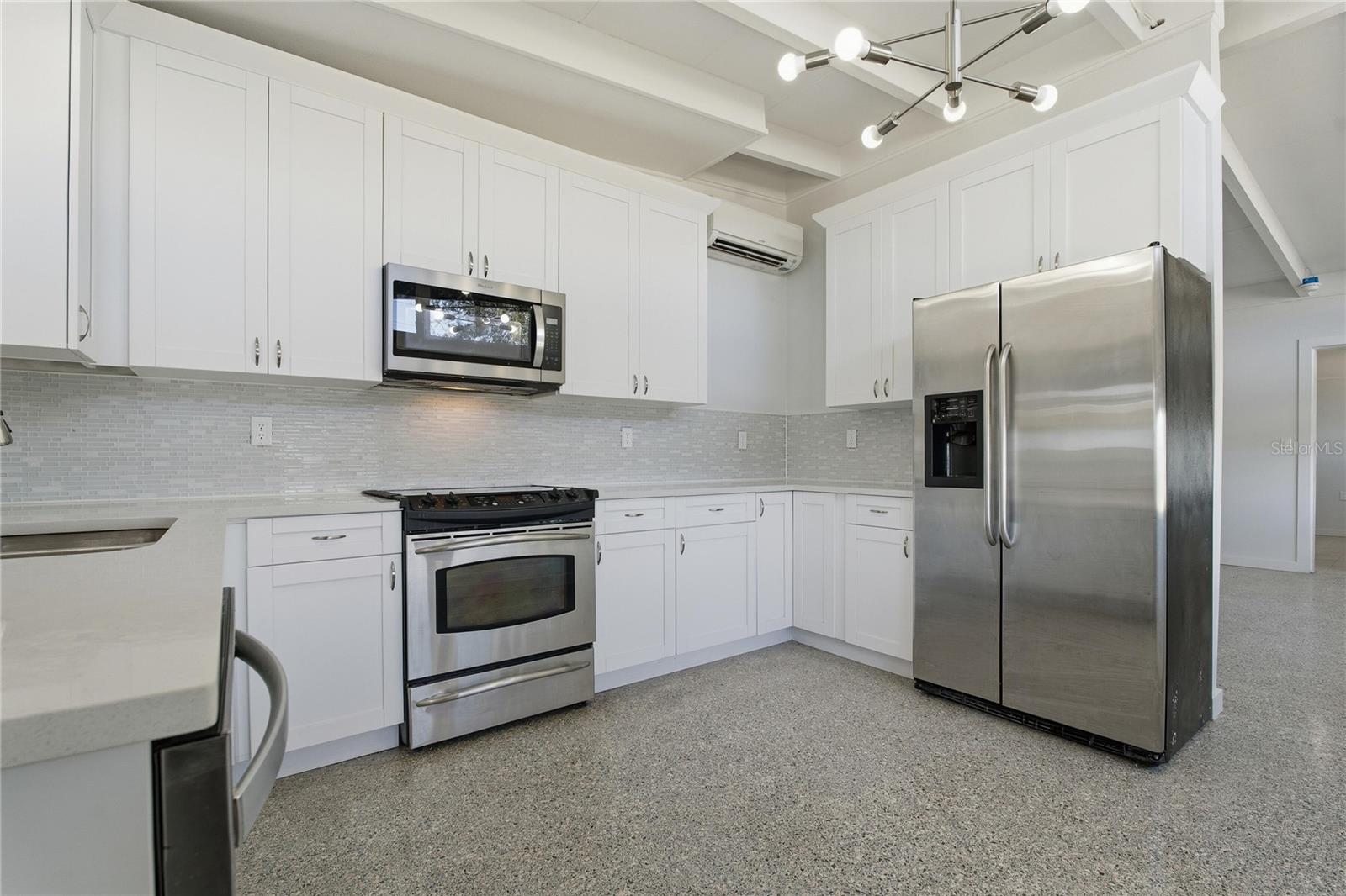 OLDSMAR COUNTRY CLUB ESTATES SEC 3 - Residential