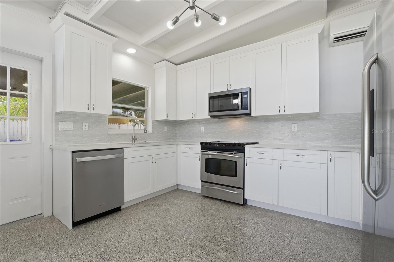 OLDSMAR COUNTRY CLUB ESTATES SEC 3 - Residential