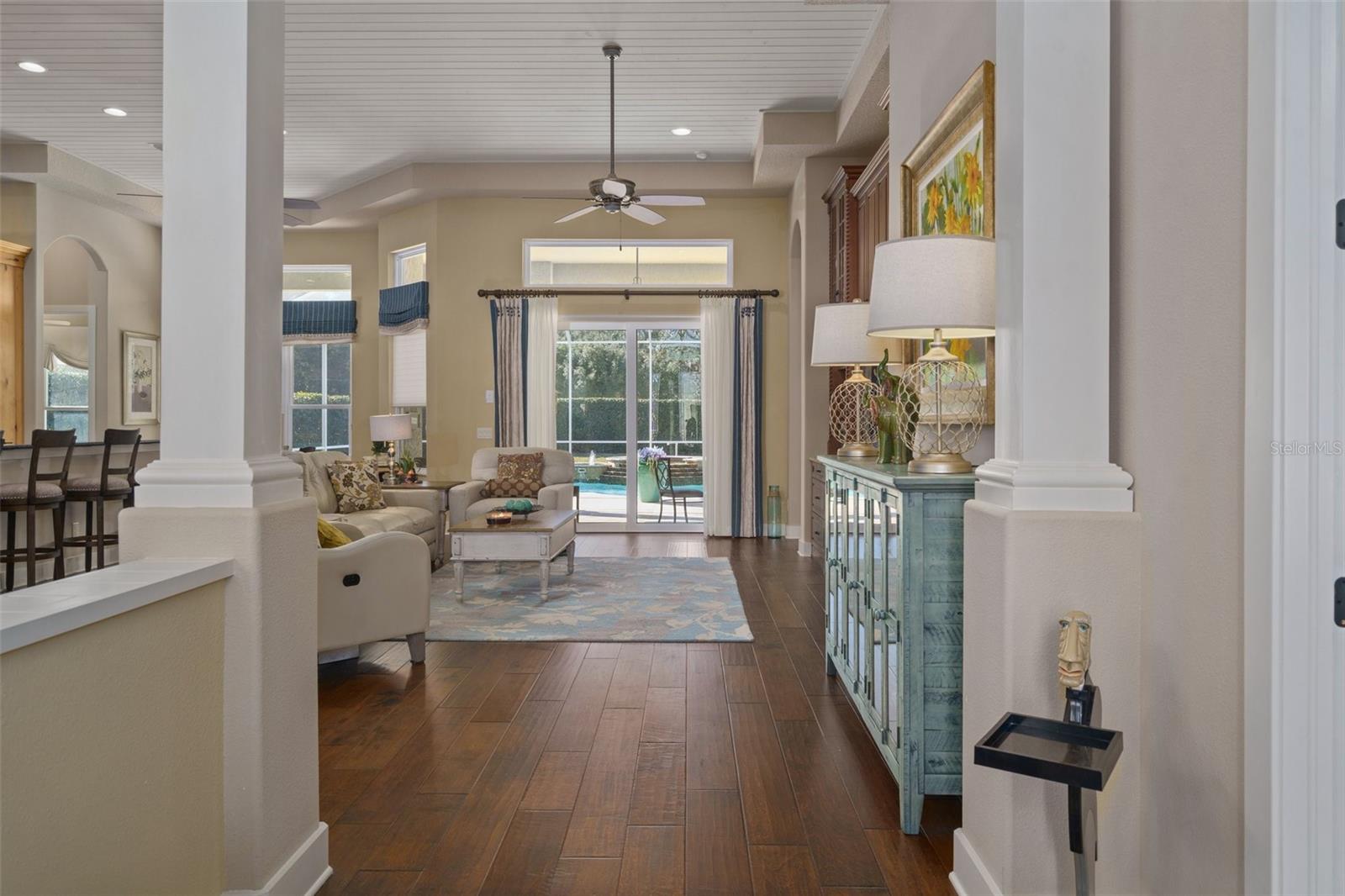 835 N HUNT CLUB DRIVE