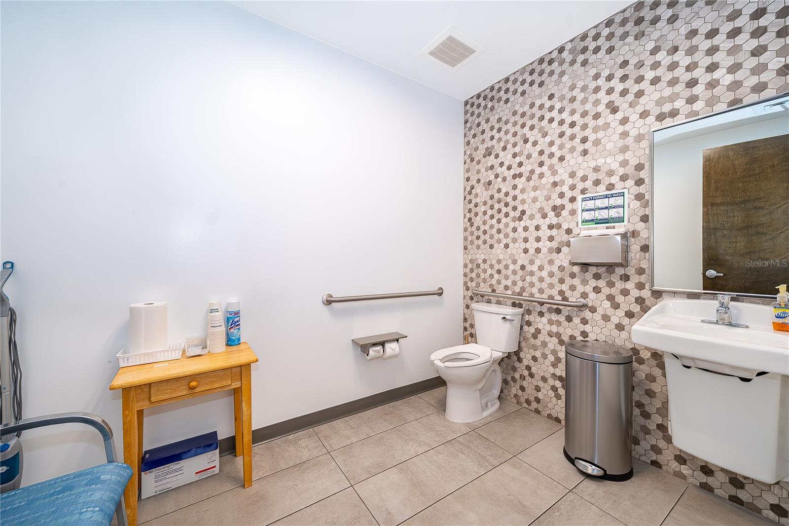 OVIEDO OFFICE PARK A CONDO - Commercial Sale