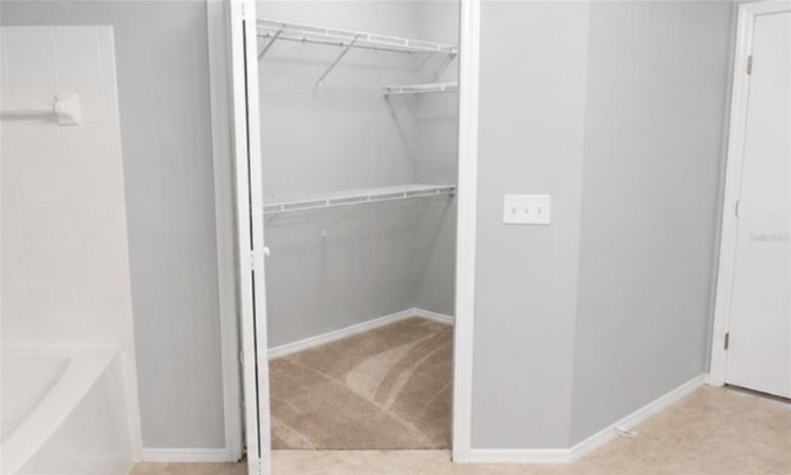 NOTTING HILL A CONDO - Residential