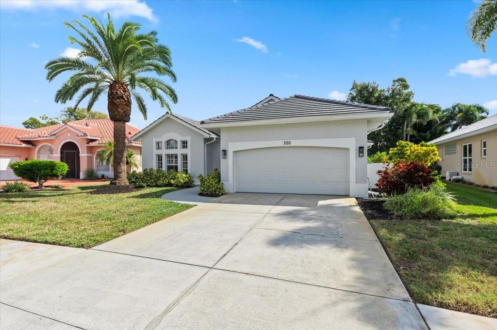 Photo of 700 Silk Oak Drive, Venice, FL 34293 (MLS # A4689191)