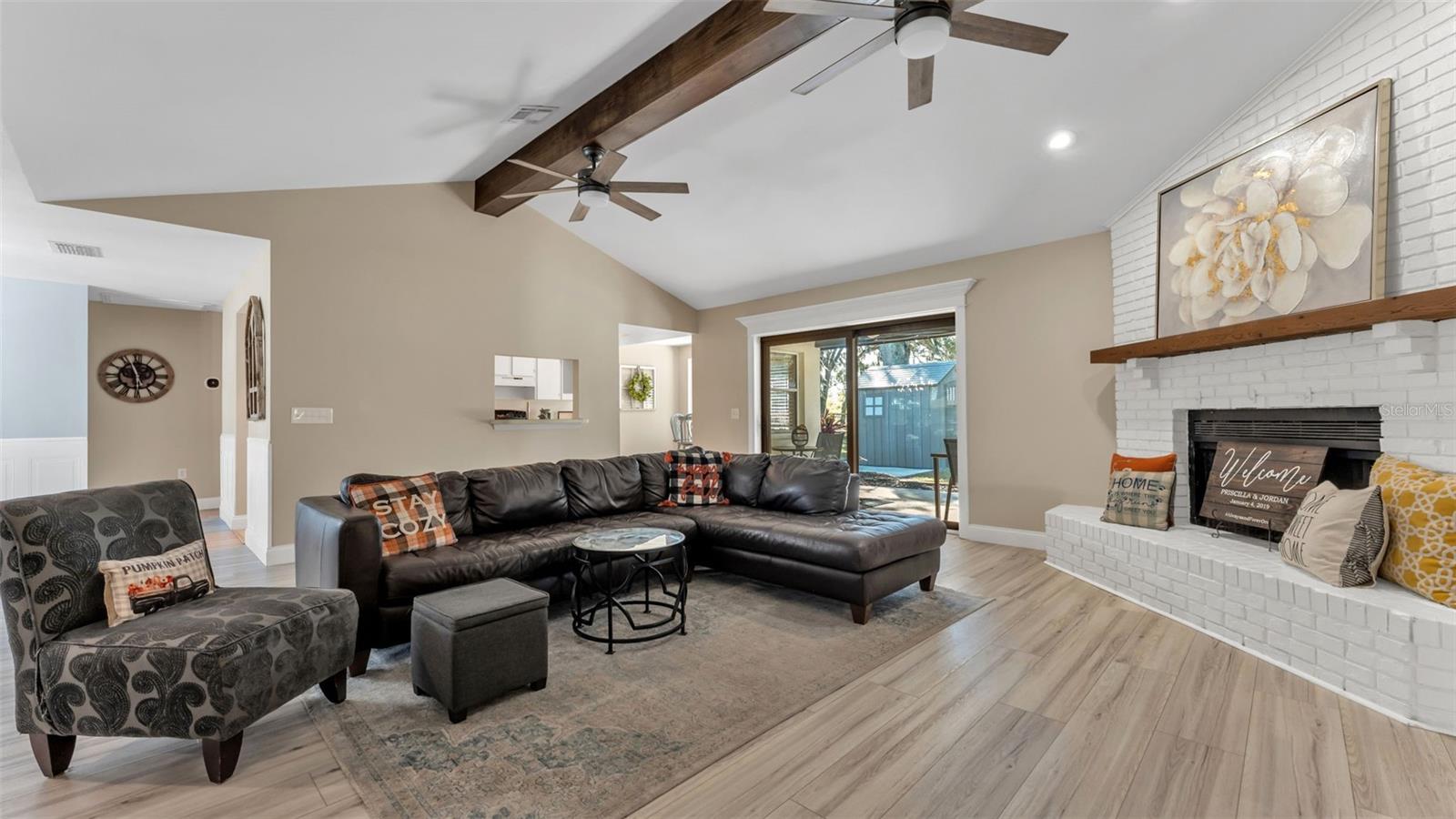 1020 RUSTIC LANE