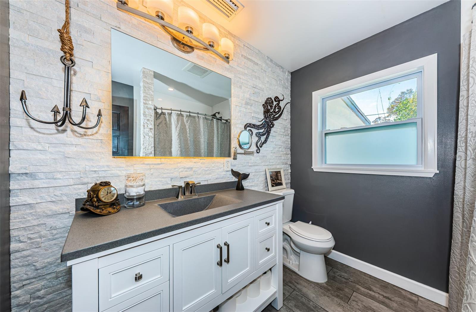 SUNSET LAKE ESTATES - Residential