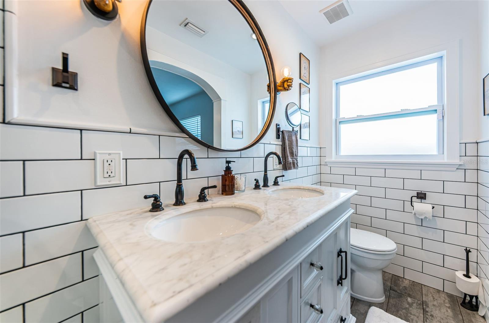 SUNSET LAKE ESTATES - Residential