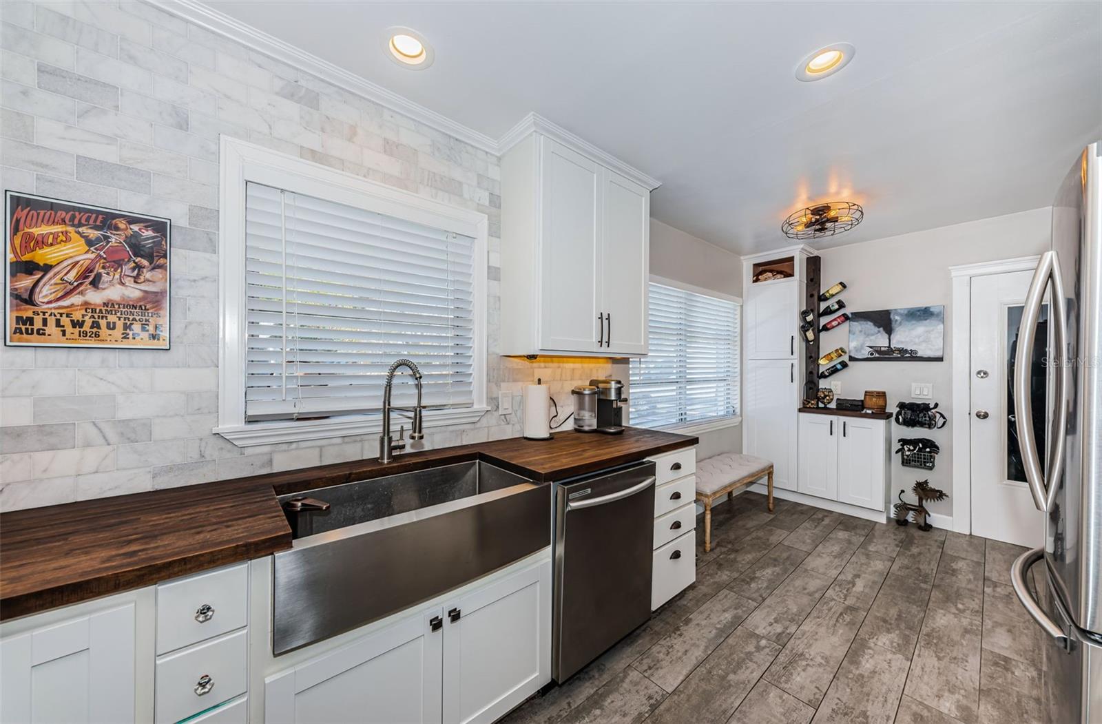 SUNSET LAKE ESTATES - Residential